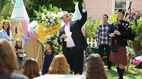 Modern Family - Season 5 All Episode Intro Air Date Per3Episode