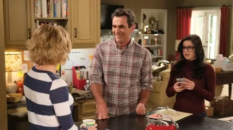 Modern Family - Season 11 All Episode Intro Air Date Per5Episode